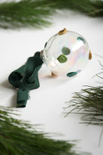 Load image into Gallery viewer, Boules de Noël - Christmas ornements (2.36 in)
