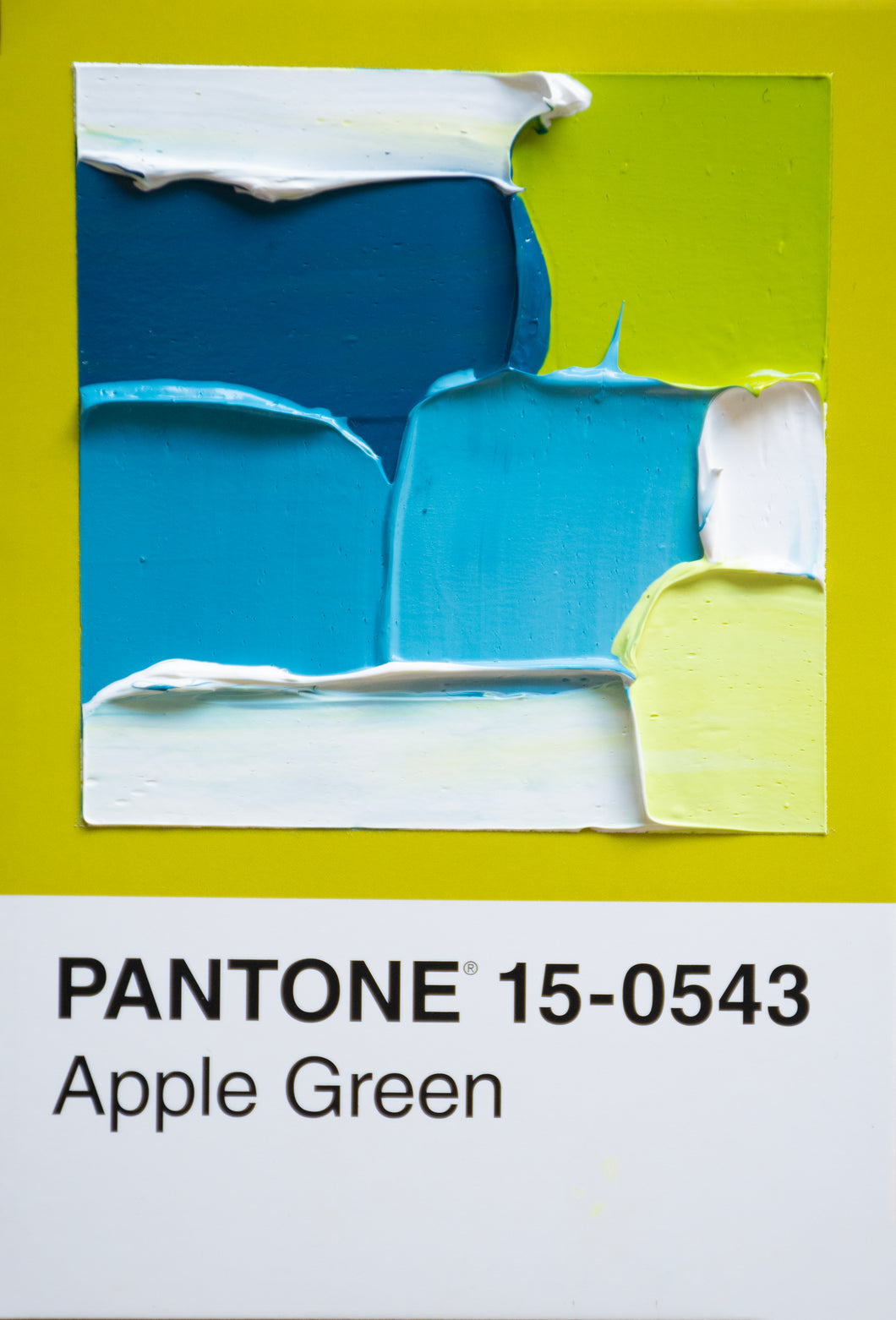 Pantone 15-0543 Apple Green